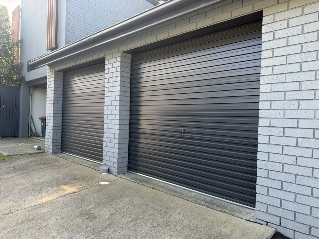 Mounument Gliderol Roller Door