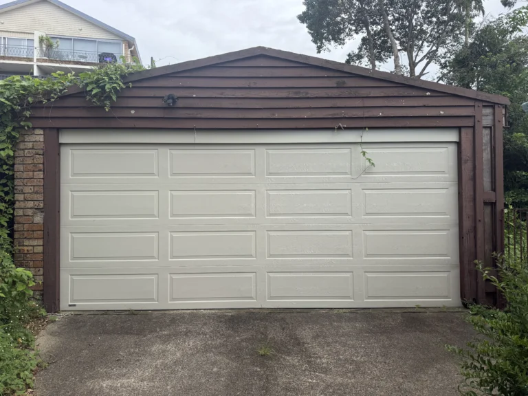 Evening Haze Hampton Woodgrain sectional door