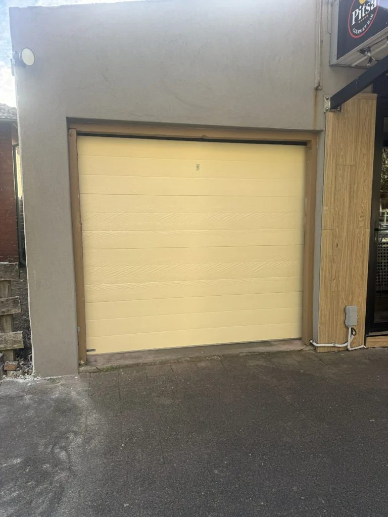 Gliderol Cream Tuiscan Smooth Door