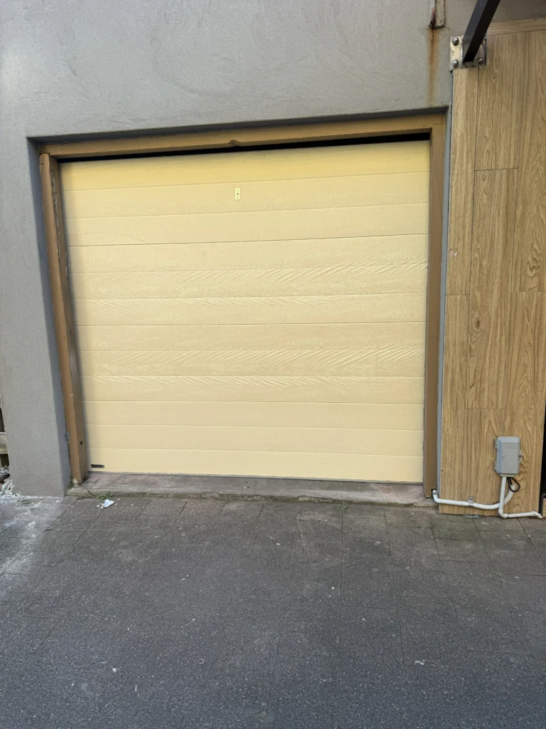 Gliderol Cream Tuiscan Smooth Door